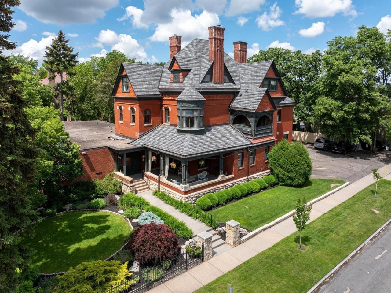 סיינט פול The New Victorian Mansion Bed & Breakfast מראה חיצוני תמונה